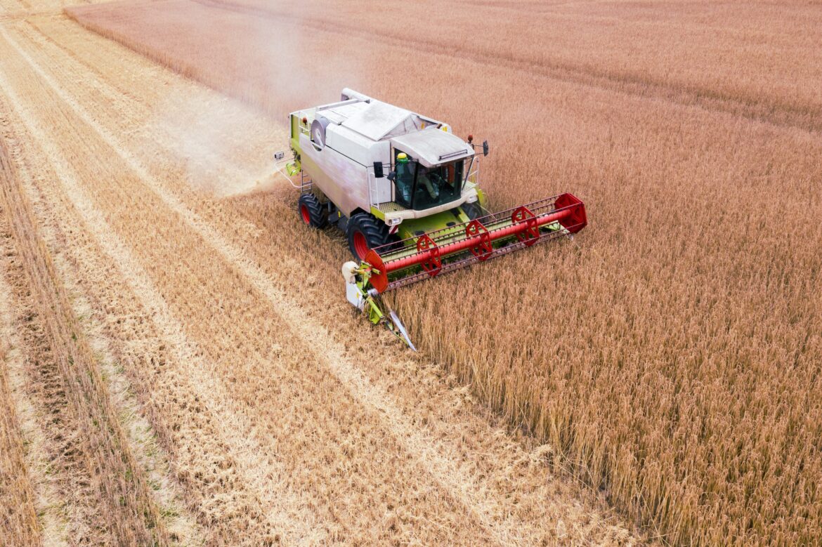 Jak dobrać odpowiednie opony rolnicze do swojej maszyny?